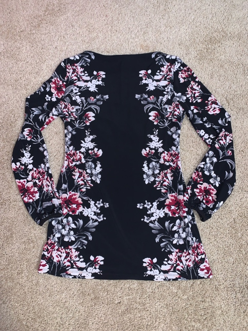 White House Black Market Women’s Black Floral Keyhole Elastic Long Sleeve Tunic - Picture 7 of 8